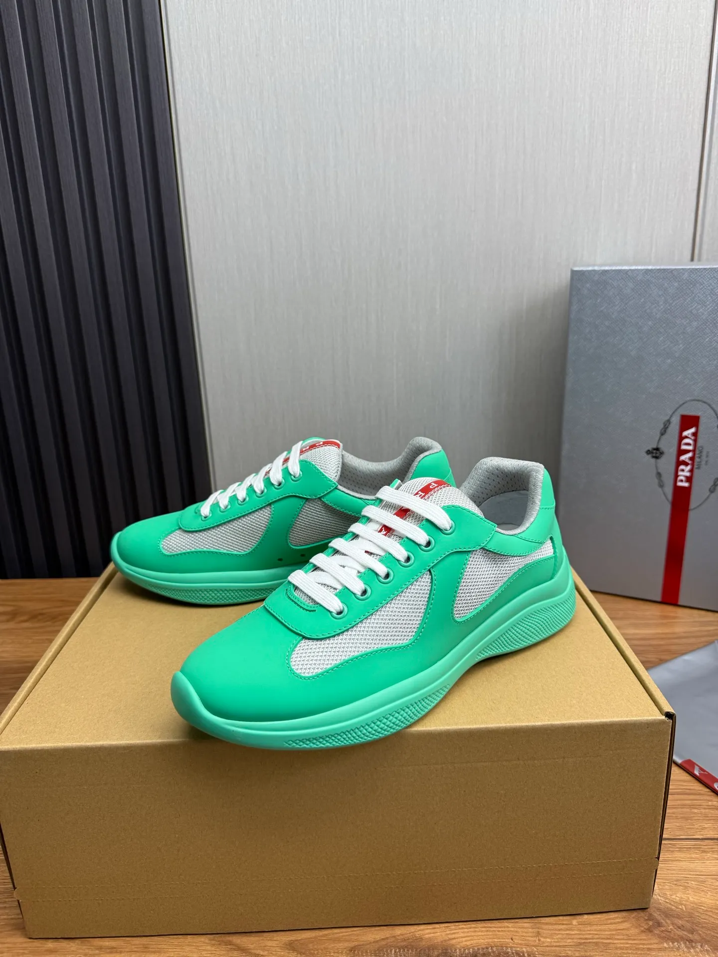 Men's shoes 640💰 [PRADA] Hot selling items🔥Must be recommended every day~~ Official website synchronized, 1:1 high quality shipments✔️ Imported cowhide fabric, rubber material + cowhide lining, original bottom, high-end airplane box packaging🎁 38-45 (38.45 custom-made, non-returnable)